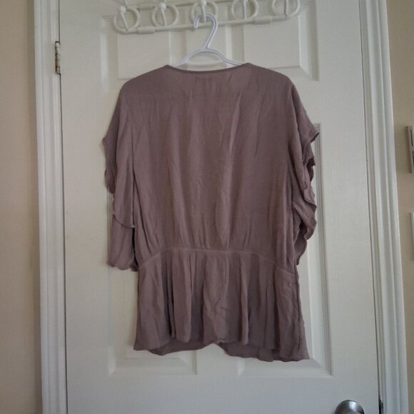 Maurices Women's Size XXL Mauve V Neck Ruched Front Ruffle Short Sleeve Blouse - Picture 3 of 11